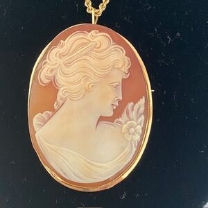 Collectible 14K Gold Victorian Carved Shell Cameo Brooch/Pendant and Gold Chain